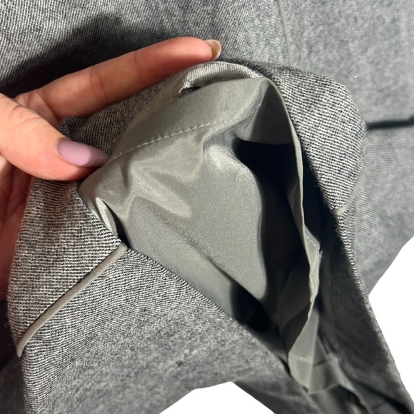 Banana Republic Gray Stretch Wool Blend Sleeveless Sheath Dress, Size 4 - Picture 7 of 10